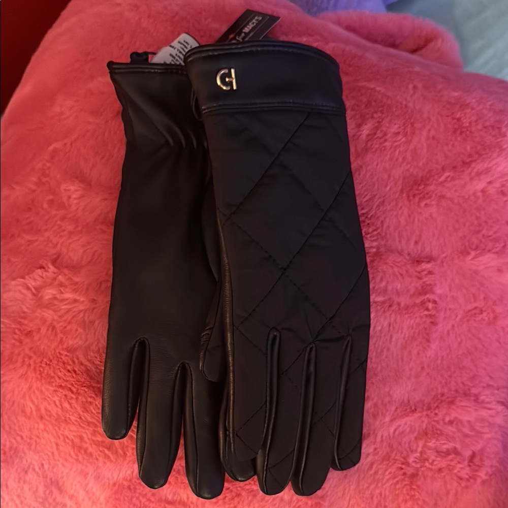 Cole Haan Black Quilted Puffer Gloves